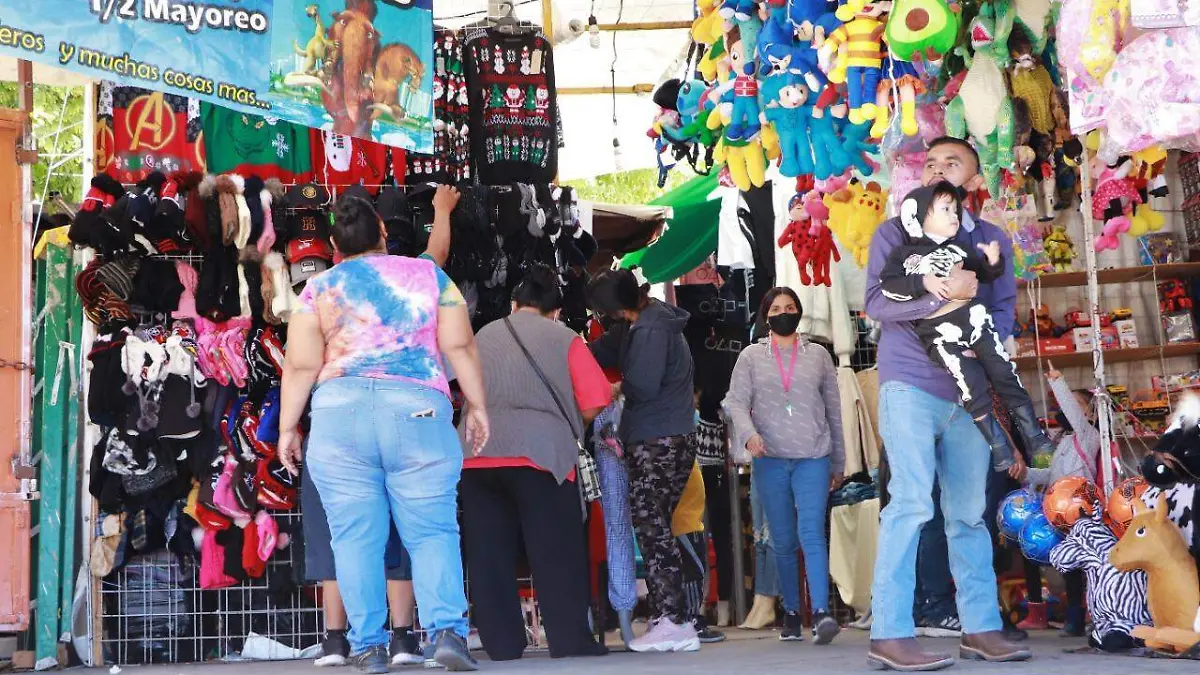 Tianguis Navideño 2021 en el Jardín Juárez  (6)